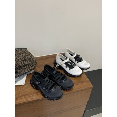 批发运动时尚气质休闲鞋女2025年新款四季绒面鞋韩版法式米白色玛丽珍