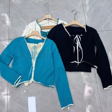 批发度假风长袖针织开衫辣妹系带别致抹胸背心女2026春季新款时尚套装