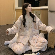 批发珊瑚绒睡衣女款春秋冬季2025新款加厚法兰绒甜美公主风家居服套装