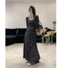 批发韩版复古条纹连衣裙女2025秋冬新款时尚气质百搭显瘦长袖打底裙子