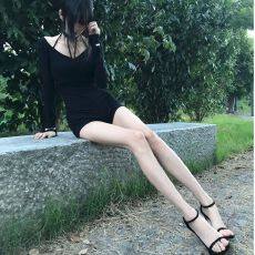 批发<b class='q'>欧美</b>辣妹风黑色长袖<b class='q'>连体裤女</b>秋季设计感修身挂脖镂空连体衣