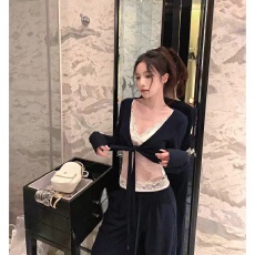 批发白色<b class='q'>蕾丝</b>透视露腰V领吊带背心超短绑带<b class='q'>罩衫</b>小心机套装