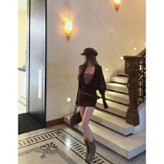 批发高级感纯欲风深V荡领长袖<b class='q'>连衣裙</b>女美式辣妹风<b class='q'>条纹</b>抹胸背心两件套