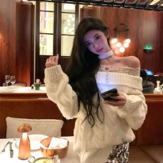 白色一字肩蕾丝针织毛衣女秋冬季加厚慵懒风气质宽松休闲露肩上衣