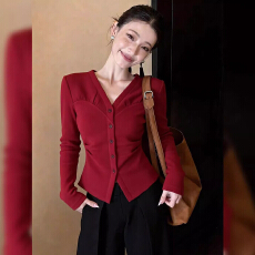 批发时尚<b class='q'>甜美</b>风红色V领百搭上衣冬季2026新款法式通勤风百搭显瘦长袖