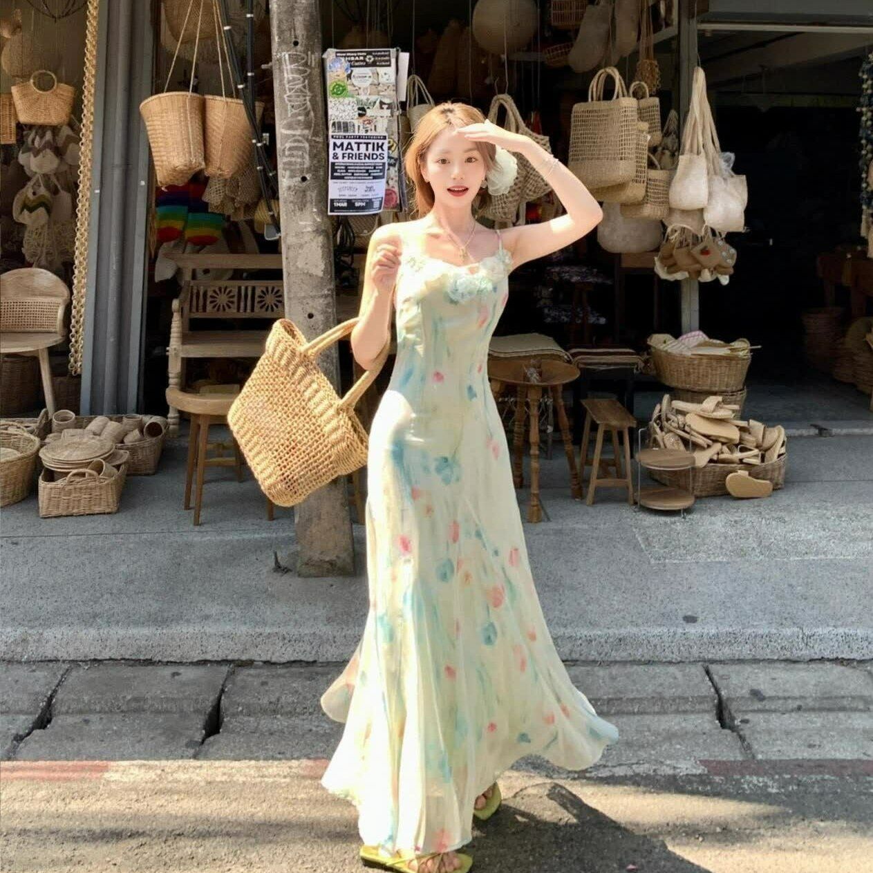 RY70051# 度假碎花吊带连衣裙女夏多巴胺大理洱海海边步步生莲鱼尾