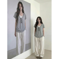 批发韩系叠穿假两件v领短袖t恤女春夏季慵懒风松弛感穿搭正肩上衣