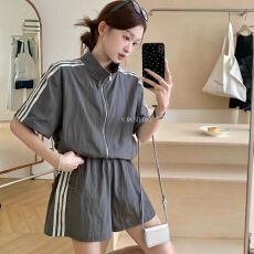 批发<b class='q'>韩版</b>女装2026夏款美式<b class='q'>运动服</b>套装休闲短袖外套高腰短裤两件套女