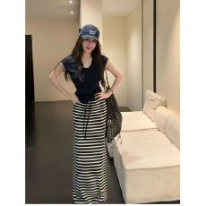 批发辣妹U领修身显瘦短T恤上衣女夏季<b class='q'>条纹</b>包臀气质半身裙两件套
