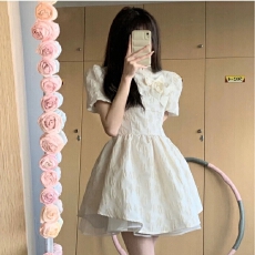 批发夏季新款盐甜系收腰显瘦白色<b class='q'>连衣裙</b>女设计感小众在逃公主<b class='q'>蓬蓬裙</b>子