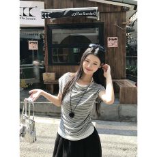 批发版面料韩版chic纯欲假两件撞色条纹露肩短袖T恤女