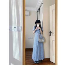 批发法式v领碎花<b class='q'>连衣裙</b>女初秋海边度假气质收腰a字中长款