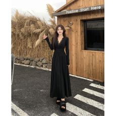 批发蕾丝拼接纯欲风v领长袖连衣裙女秋季修身收腰裙子设计感大摆长裙