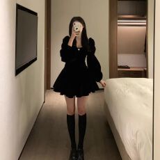 批发新款女装赫本风法式小黑裙高级感年会晚宴惊艳礼服<b class='q'>连衣裙</b>
