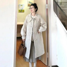 批发燕麦色学院风<b class='q'>大</b>衣中长款2026秋冬娃娃领冬赫本温柔小个子呢子外套