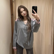 批发德绒V领格纹拼接长袖<b class='q'>T</b><b class='q'>恤</b>女宽松内搭打底衫上衣秋冬