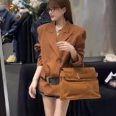 批发早秋新款条纹休闲西装上衣名媛风<b class='q'>宽松</b>双排扣系带收腰精致通勤<b class='q'>外套</b>