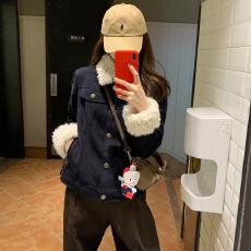 批发2025新款韩系牛仔外套女<b class='q'>秋</b>冬加厚小个子高级感短款上衣拼毛毛棉服