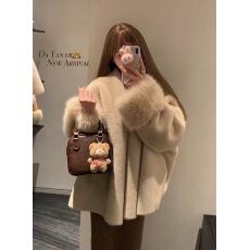 批发2025<b class='q'>秋</b>冬新款环保仿貂毛皮草外套女名媛风宽松版时尚大衣