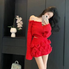 批发2025<b class='q'>新款</b>设计感辣妹一字肩修身上衣小众紧身花朵包臀短裙时尚套装