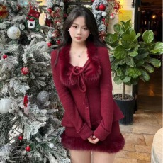 圣诞新年套装女冬季新款毛绒拼接短外套高腰显瘦半身裙两件套装女