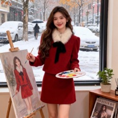 批发红色冬季新年套装新款毛呢毛领外套半身裙2025两件套