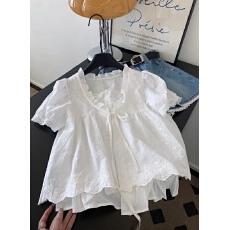 批发法式木耳边白色V领短袖衬衫女夏季独特漂亮小衫超好看修身短上衣