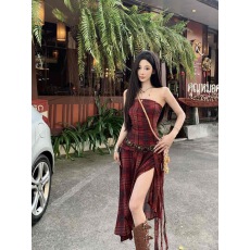 批发炽热山海新疆川西泰国旅游拍照开叉不规则格纹抹胸<b class='q'>连衣裙</b>女长裙