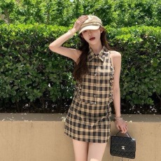 批发复古俏皮风挖肩格纹木耳边背心上衣<b class='q'>短款</b>裙裤套装女2026夏季新款