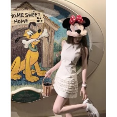 批发法式小众下摆木耳边背心连衣裙2026春季新款收腰显瘦无袖短裙女装