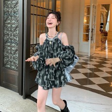 批发法式气质外穿露肩辣妹<b class='q'>上衣</b>套装夏季2026年新款小众高腰短裤两件套
