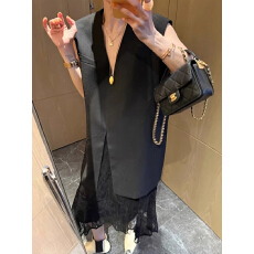 批发大码高级感黑色V领西装马甲女<b class='q'>秋</b>季新款胖mm宽松显瘦叠穿无袖上衣
