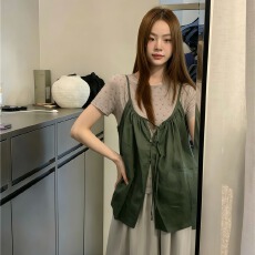 批发2026新款韩系温柔风碎花<b class='q'>短袖</b><b class='q'>T</b><b class='q'>恤</b>系带吊带背心两件套