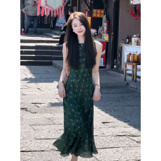 批发度假风碎花无袖<b class='q'>连衣裙</b>女夏季新款轻熟<b class='q'>高端</b>绿色气质收腰背心式长裙