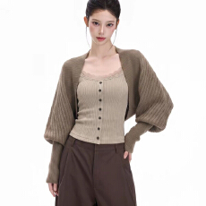 批发咖色蝙蝠袖坎肩针织衫开衫女早秋季短款外搭毛衣<b class='q'>外套</b>韩系上衣秋装