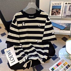 批发<b class='q'>加大码</b>300斤减龄条纹刺绣短袖上衣女夏装宽松显瘦遮肚子半袖T恤衫