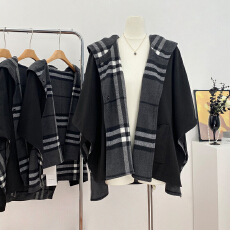 批发1只衮1Z1ZGUN德鲁纳少女原创正反两穿氛围感格纹连帽斗篷羊毛大衣