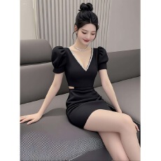 批发高级感夏季法式性感镂空<b class='q'>钉珠</b>V领泡泡袖<b class='q'>连衣裙</b>显瘦修身短款包臀裙