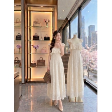 批发ICELOLLY海边度假风白色吊带连衣<b class='q'>裙</b>女2026夏季初恋绝美掐腰长<b class='q'>裙</b>子