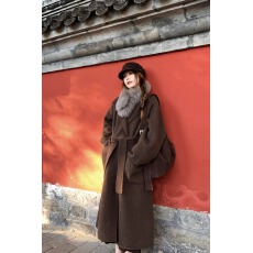 批发小君君布兰妮 雾都白茶/羊驼羊毛混纺两穿双面尼大衣～真狐狸毛领
