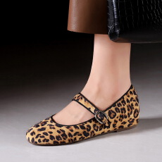 批发<b class='q'>欧美</b>风时尚豹纹女鞋圆头浅口一字式扣带内增高绒面高级单鞋女