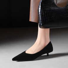 批发韩版复古时尚<b class='q'>气质</b>尖头浅口绒面低跟<b class='q'>女鞋</b>一脚蹬不累脚单鞋<b class='q'>女鞋</b>