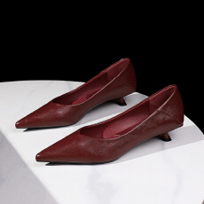 批发复古风跟鞋女职业通勤鞋细跟工作久站不累脚休闲百搭尖头单鞋