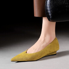 批发韩版时尚浅口V口高级感绒面气质低跟鞋女尖头职业坡跟单鞋女