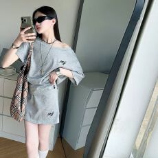 批发韩系小个子甜酷辣妹运动服两件套套装女夏季新款显瘦斜肩包臀裙女