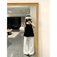 批发法式高级气质<b class='q'>套装</b>女夏季2025新款木耳边无袖上衣高腰阔腿裤两件套