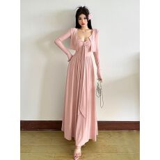 批发已出货 粉色吊带连衣裙子女秋冬2025新款巨好看早秋穿搭一整套