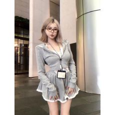 批发已出货 连帽卫衣外套女2025新款早秋<b class='q'>高腰</b>防走光半身<b class='q'>短裙</b>两件套