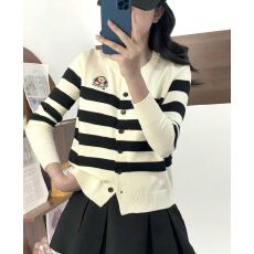 批发已出货 新款韩系学院风圆领小熊刺绣条纹针织长袖开<b class='q'>衫</b>上衣女