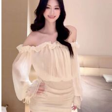 批发已出货 白色一字肩长袖连衣<b class='q'>裙子</b>女早秋2025新款收腰a字包臀短裙